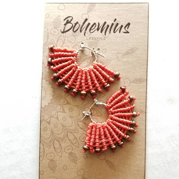 Handmade Knitted Earrings from El Salvador - Picture 4 of 4
